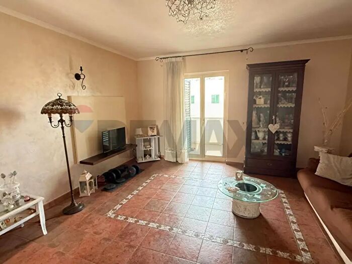 Appartamento con 5 locali in vendita in Via Sandro Pertini, Vieste