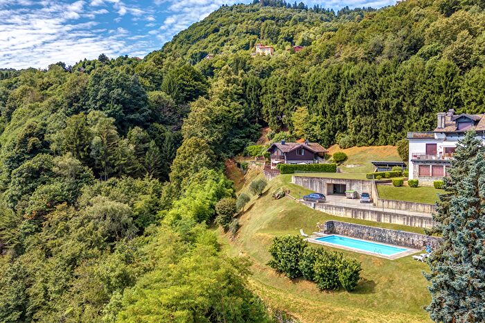 Appartamento quadrilocale in vendita in Via Provinciale, Bellagio