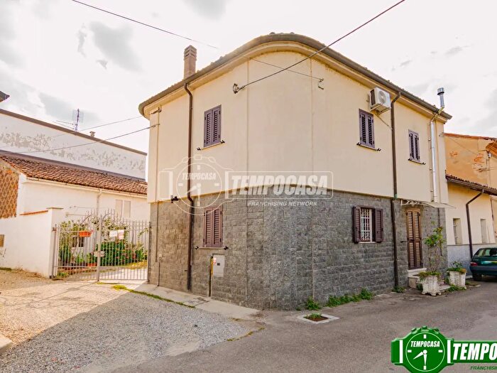 Casa quadrilocale in vendita in Via Andrea Costa, Sale