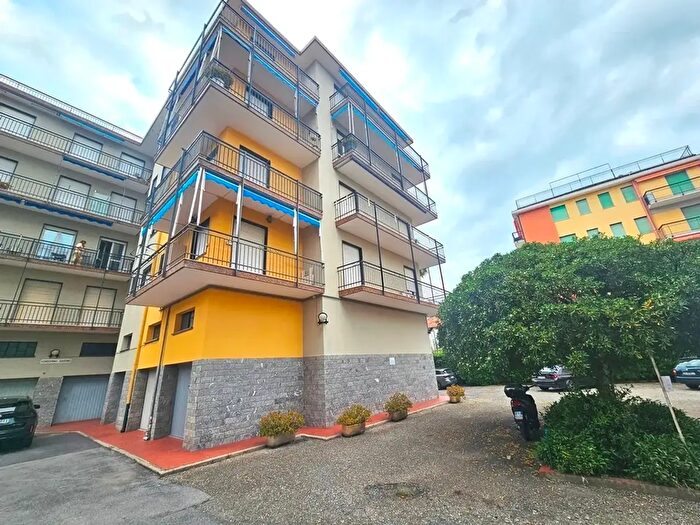 Appartamento trilocale in vendita in Via Cristoforo Colombo, San Bartolomeo Al Mare