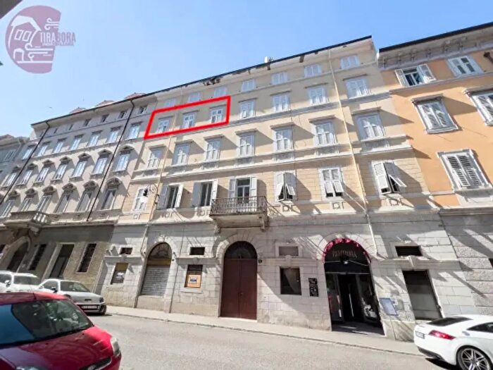 Appartamento quadrilocale in vendita in Via del Lazzaretto Vecchio, Trieste
