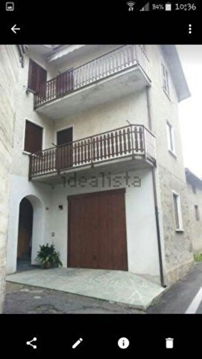 Casa con 7 locali in vendita in Teglio