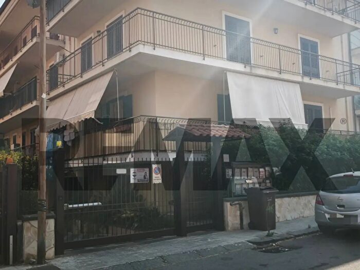 Appartamento con 5 locali in vendita in Via Vittorio Emanuele Orlando, Fiumefreddo Di Sicilia
