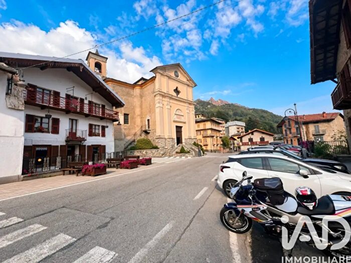 Appartamento trilocale in vendita in Piazza Piazza Centrale, Ala Di Stura