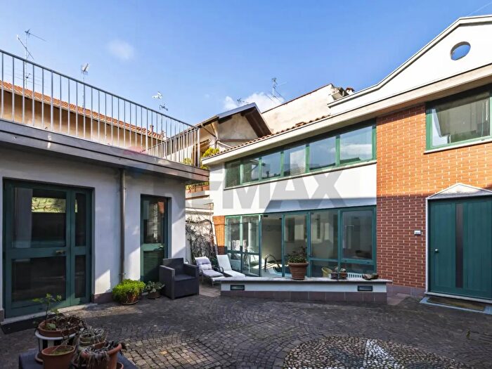 Casa con 5 locali in vendita in Busto Arsizio