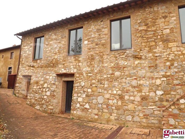 Casa con 11 locali in vendita in Poggibonsi