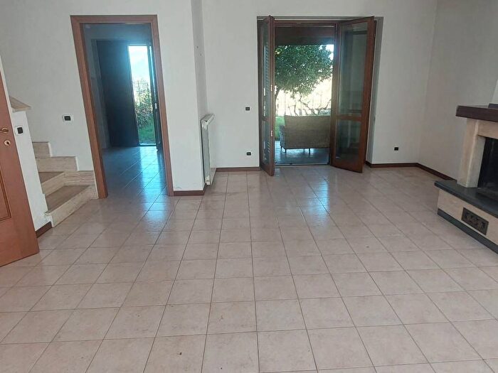 Casa quadrilocale in affitto in Tribunale, Frosinone