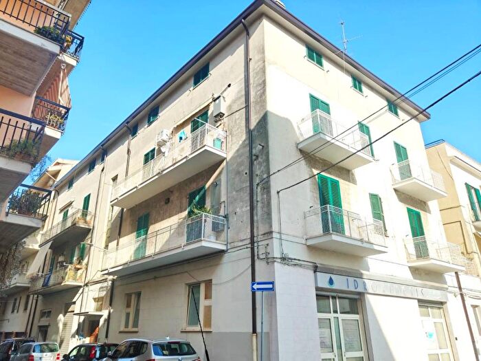 Appartamento quadrilocale in vendita in Via Fulgenzio la Valle, Centro, Ortona