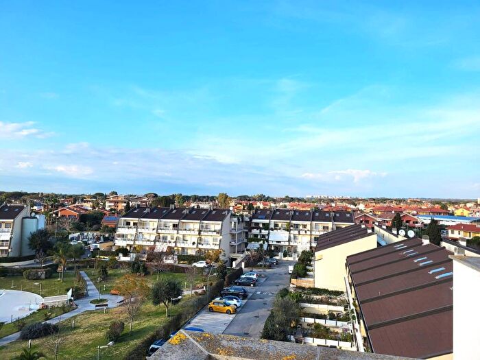 Appartamento bilocale in affitto in Via Salorno, Axa Casal Palocco Infernetto, Roma