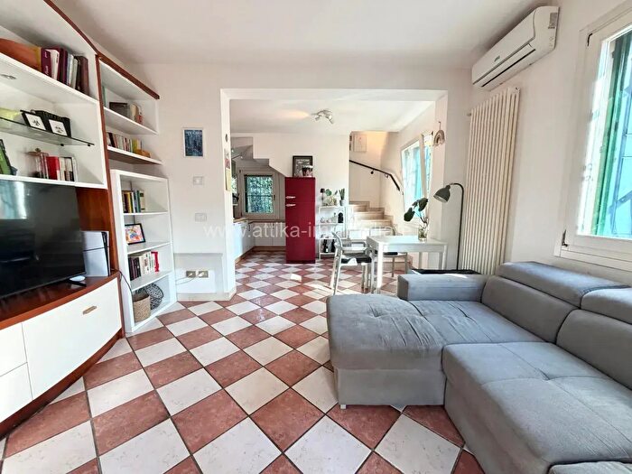 Casa quadrilocale in vendita in Vicolo Antonio Pacinotti, Albignasego