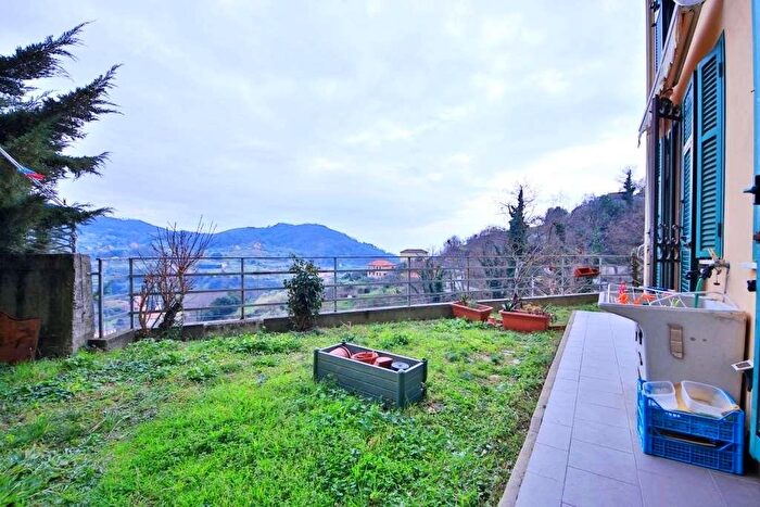 Appartamento con 6 locali in vendita in Mele