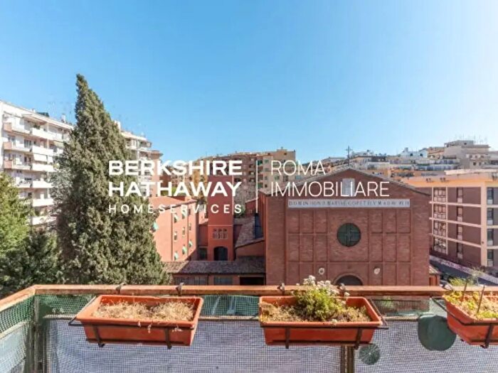 Appartamento trilocale in vendita in Via di Santa Maria Goretti, Roma