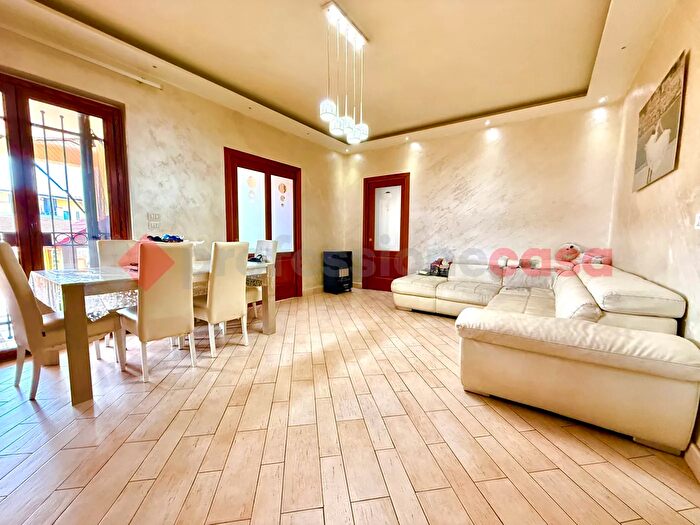 Appartamento trilocale in vendita in Via De Gasperi, Acerra