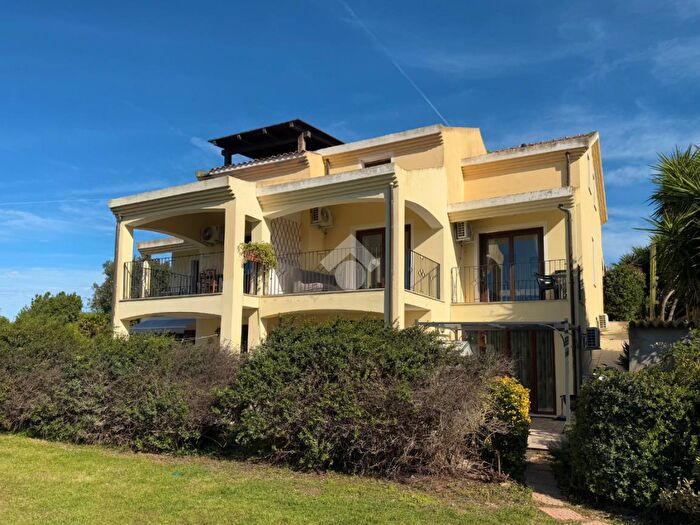 Casa con 14 locali in vendita in Strada Cassonedda, Olmedo