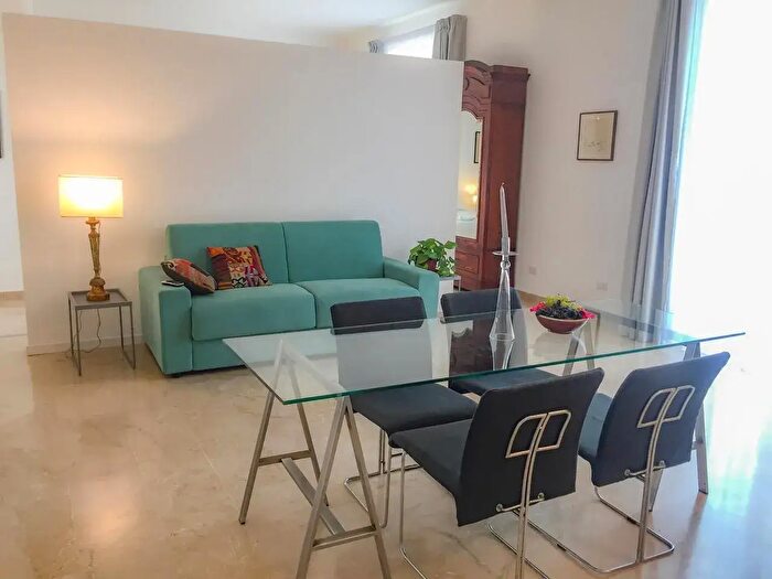 Appartamento con 5 locali in affitto in Corso Umberto I, Siracusa
