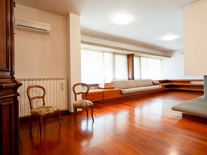 Appartamento quadrilocale in affitto in Via Tullio Buzzi, San Martino, Prato