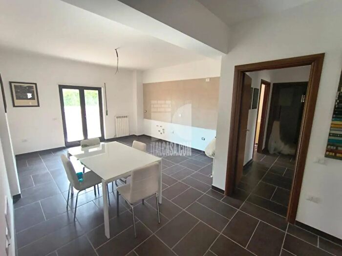 Appartamento trilocale in vendita in Poggio Pudano, Crotone