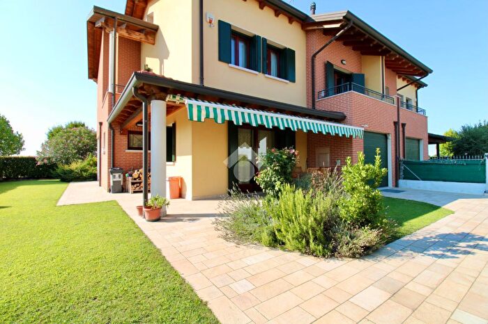 Casa con 5 locali in vendita in Via Madre Teresa di Calcutta, San Dona Di Piave