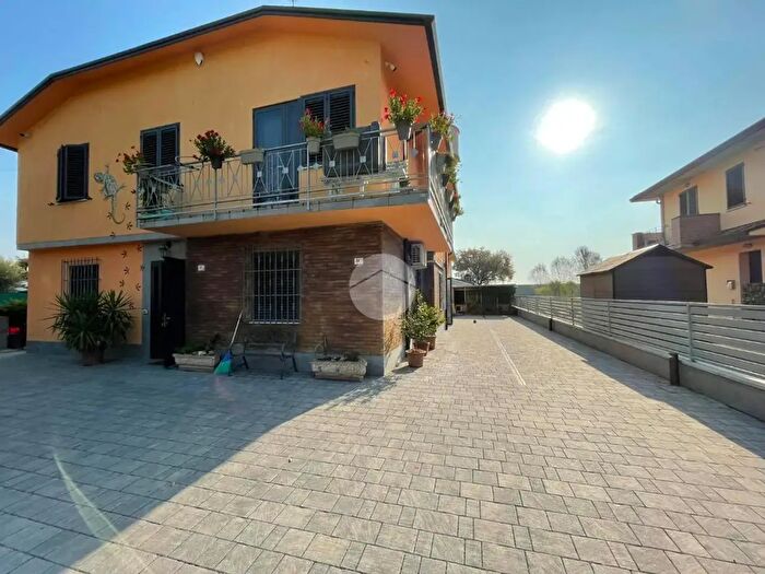 Appartamento quadrilocale in vendita in Via Bastia, SantAgata Sul Santerno