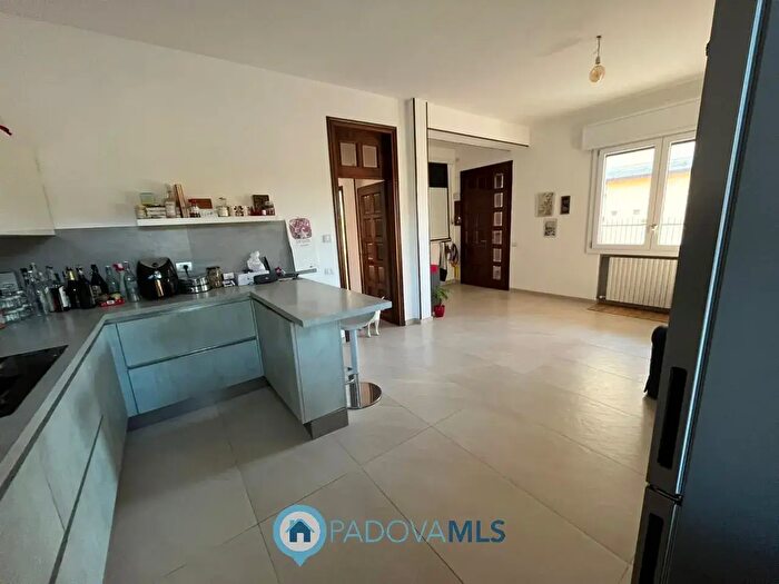 Appartamento trilocale in vendita in Albignasego