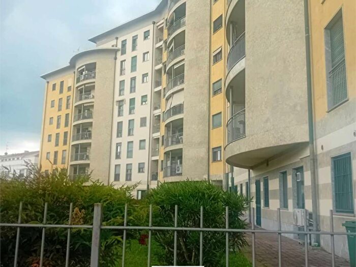 Appartamento bilocale in affitto in Via Parini, Arnate, Gallarate