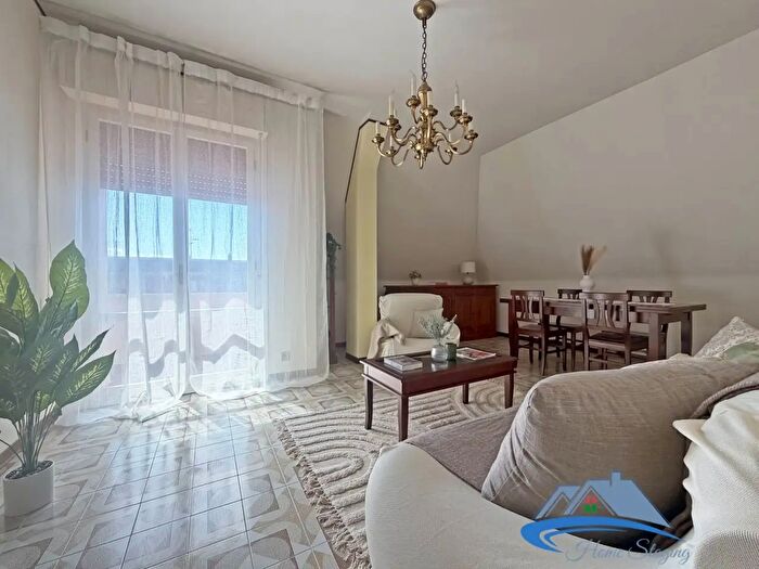 Appartamento quadrilocale in vendita in Via del Mandorlo, Terni