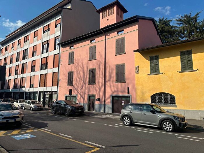Appartamento con 5 locali in affitto in Via Vittorio Emanuele II, Centro, Ponte San Pietro