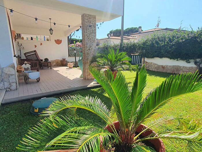 Casa trilocale in vendita in Via Vincenzo Monti, Anzio