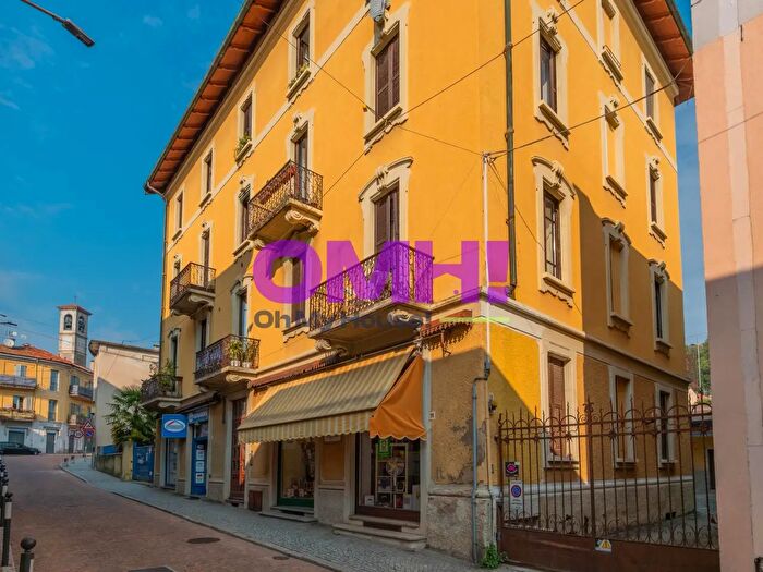 Appartamento trilocale in vendita in Via Cesare Battisti, Luino