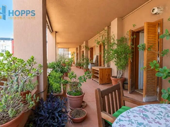 Appartamento con 5 locali in vendita in Via Mario Vaccaro, Palermo