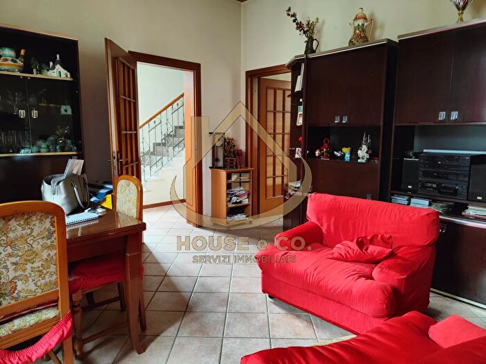 Casa trilocale in vendita in Via Quattro Novembre, Parona