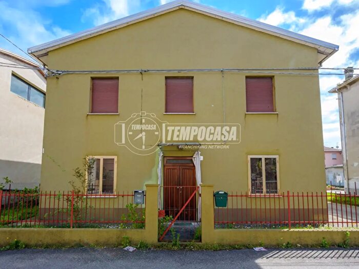 Casa con 6 locali in vendita in Fontanellato