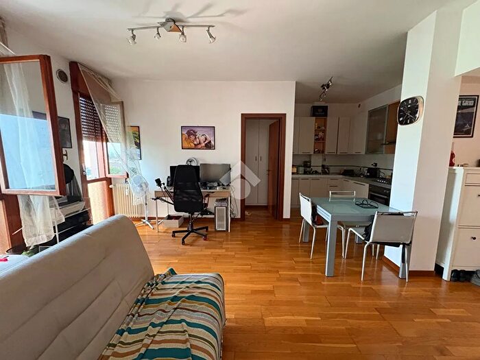 Appartamento monolocale in affitto in Viale Viale Luzzatti, Treviso