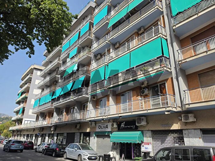 Appartamento quadrilocale in vendita in Via Vito Lembo, Salerno