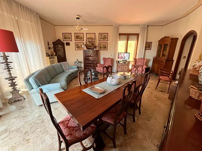 Appartamento con 5 locali in vendita in Firenze
