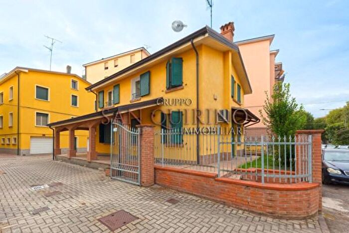 Casa con 6 locali in vendita in Viale San Giuseppe, Sassuolo