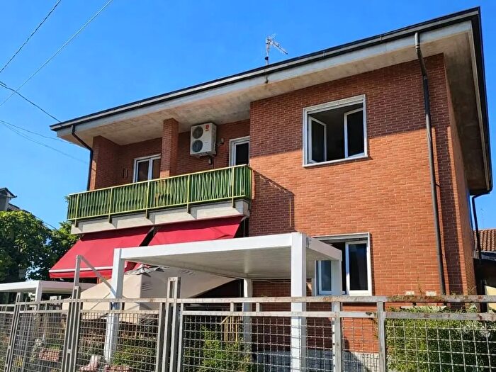 Appartamento quadrilocale in vendita in IV Novembre, Bressana Bottarone