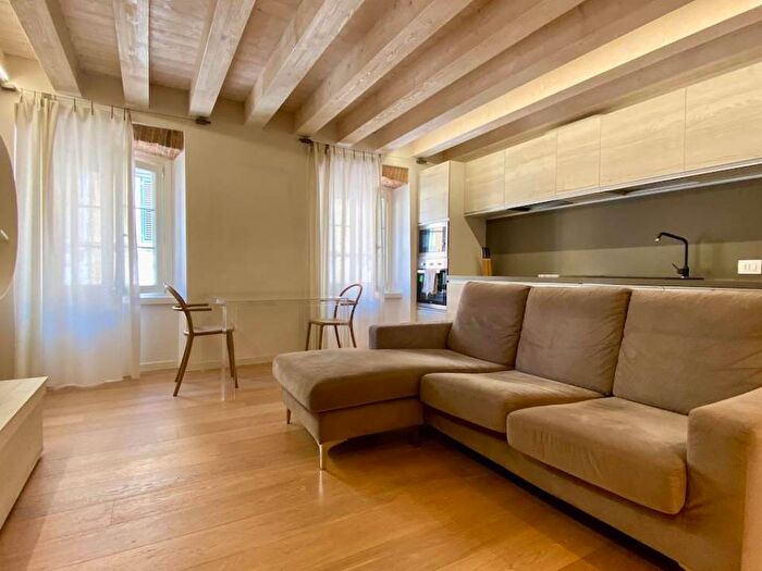 Appartamento trilocale in affitto in VIA IMBRIANI, Borgo Teresiano, Trieste