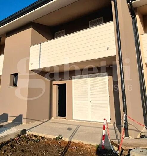 Casa quadrilocale in vendita in Via Cella Snc, Gossolengo