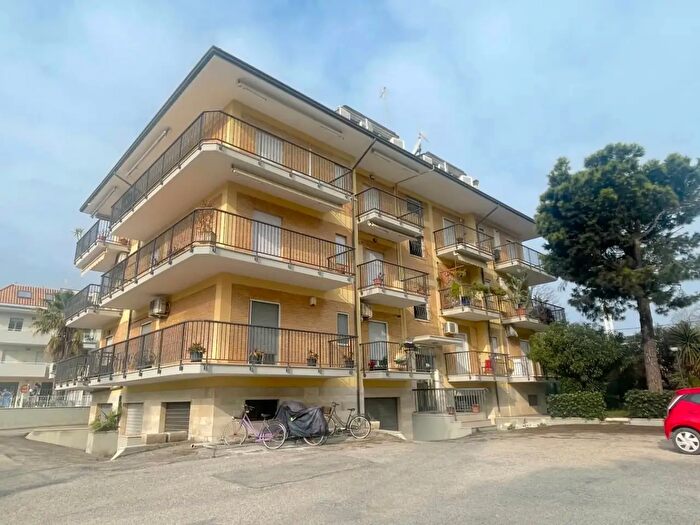 Appartamento con 7 locali in vendita in Via Roberto Peci, San Benedetto Del Tronto