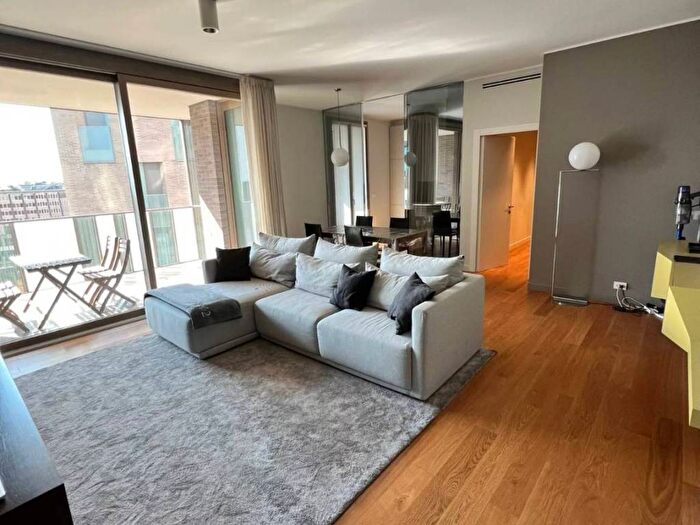 Appartamento trilocale in affitto in Via Carlo de Cristoforis, Garibaldi Corso Como, Milano