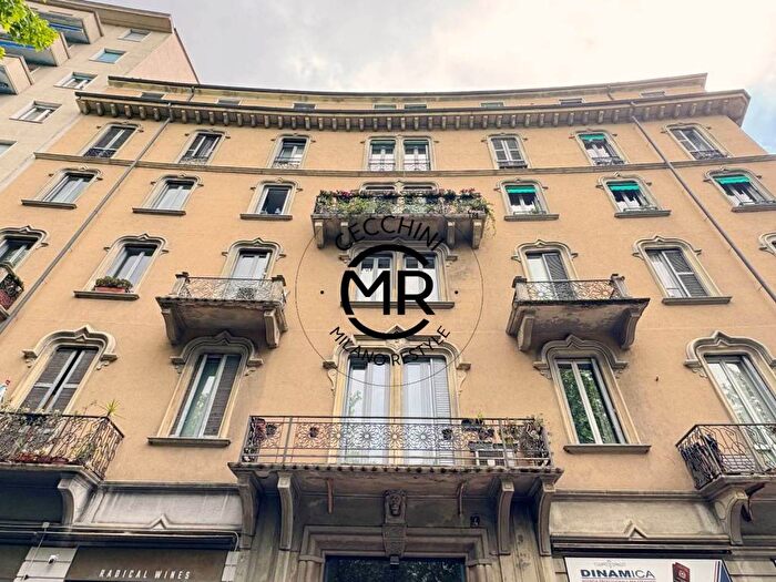 Appartamento bilocale in affitto in Piazza Firenze, Cenisio, Milano