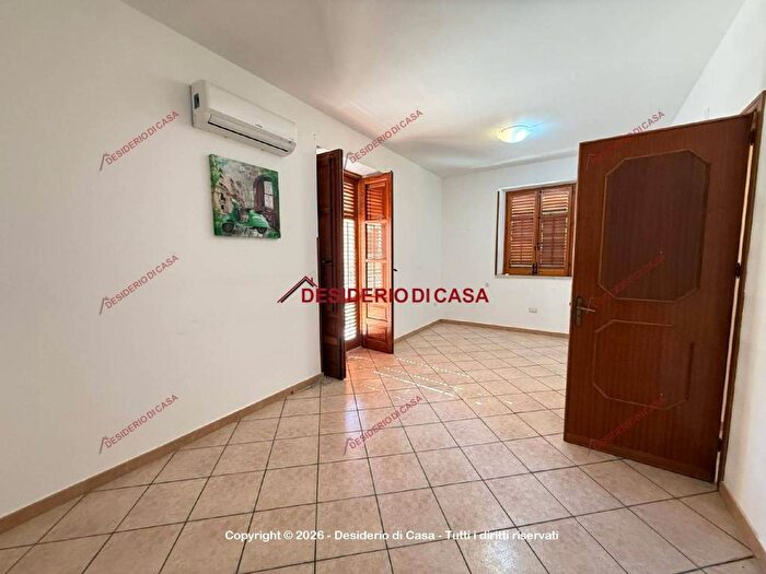 Appartamento trilocale in affitto in Corso Umberto I, Centro, Cinisi