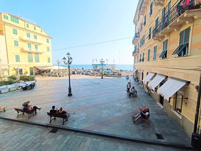 Appartamento quadrilocale in affitto in vico San Bartolomeo, Centro, Varazze