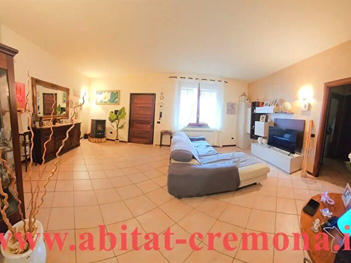 Appartamento quadrilocale in vendita in Via Casanova c, Cremona