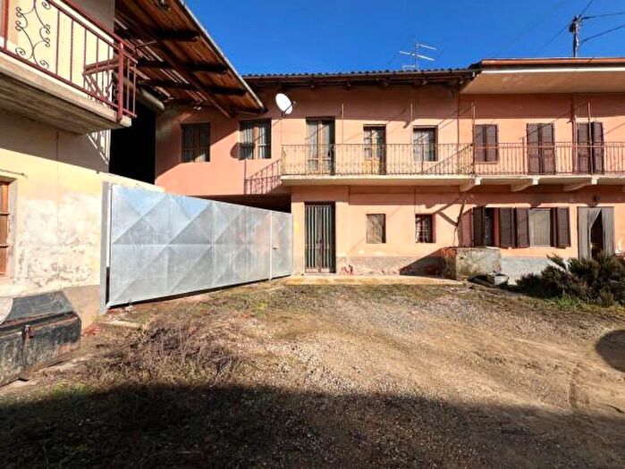 Casa con 5 locali in vendita in Regione Sanche, Vezza DAlba