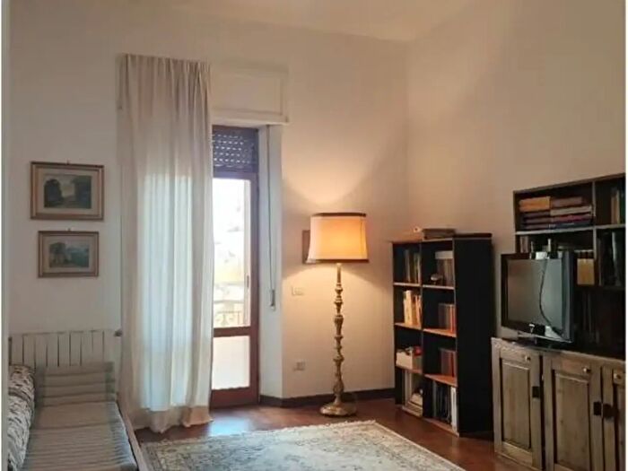 Appartamento con 6 locali in vendita in Via San Simplicio, Olbia
