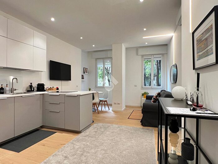 Appartamento trilocale in vendita in Via G C Procaccini, Milano