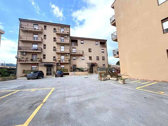 Appartamento quadrilocale in vendita in Via Carlo del Prete, Palermo