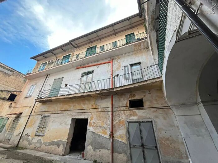 Appartamento con 6 locali in vendita in Via Roberto dAngiò, Santa Maria Capua Vetere